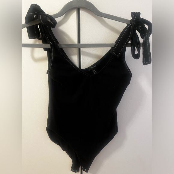 Forever 21 Tops - 3/$15 Forever 21 black tie shoulder strap bodysuit